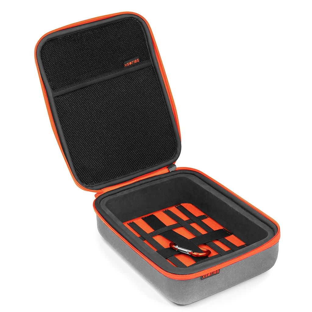 Estuche de viaje Universal XSories Capxule Pequeño Gris