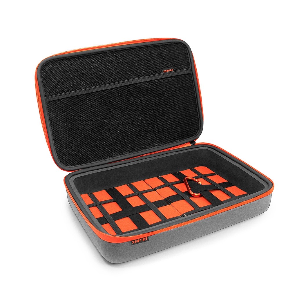 Estuche de viaje Universal XSories Capxule Gris